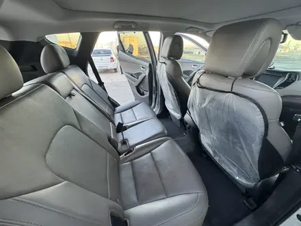 Hyundai Santa Fe 2017 года за 6 500 000 тг. в Актау – фото 8