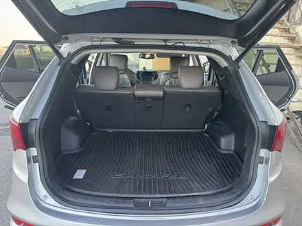 Hyundai Santa Fe 2017 года за 6 500 000 тг. в Актау – фото 9