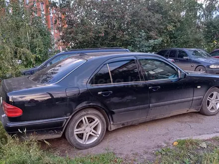 Mercedes-Benz E 200 1999 года за 2 800 000 тг. в Петропавловск – фото 3