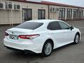 Toyota Camry 2019 года за 8 250 000 тг. в Атырау – фото 4