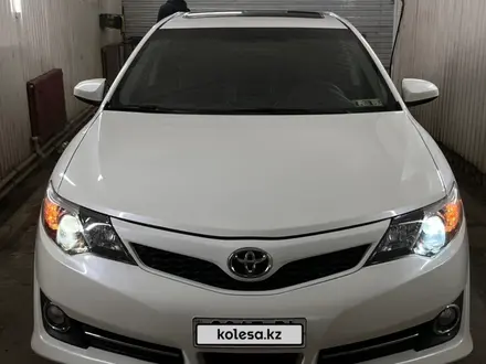 Toyota Camry 2014 года за 10 000 000 тг. в Актобе – фото 4