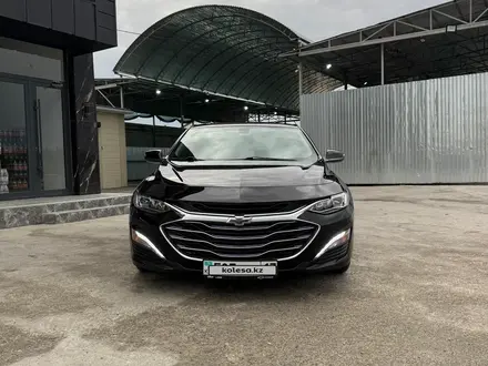 Chevrolet Malibu 2020 года за 11 000 000 тг. в Шымкент – фото 2
