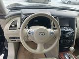 Infiniti QX70 2015 годаүшін11 000 000 тг. в Актобе – фото 4
