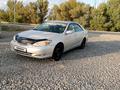 Toyota Camry 2001 года за 4 000 000 тг. в Актобе – фото 2