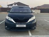 Toyota Sienna 2010 года за 10 800 000 тг. в Атырау