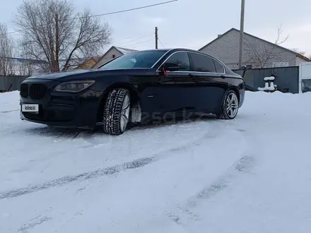 BMW 750 2010 года за 9 300 000 тг. в Актобе – фото 24