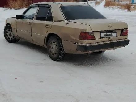 Mercedes-Benz E 200 1991 года за 980 000 тг. в Караганда – фото 2