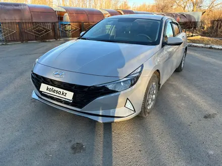 Hyundai Elantra 2021 года за 9 200 000 тг. в Уральск – фото 4