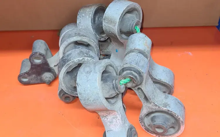 ПОДУШКИ ДВИГАТЕЛЯ за 10 000 тг. в Алматы