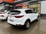 Kia Sportage 2018 года за 11 500 000 тг. в Атырау – фото 3