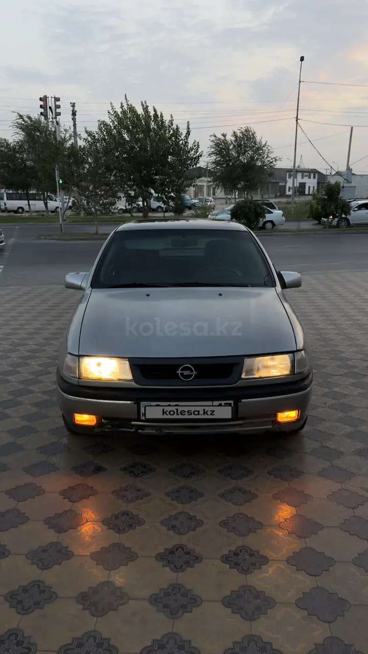 Opel Vectra, 1992