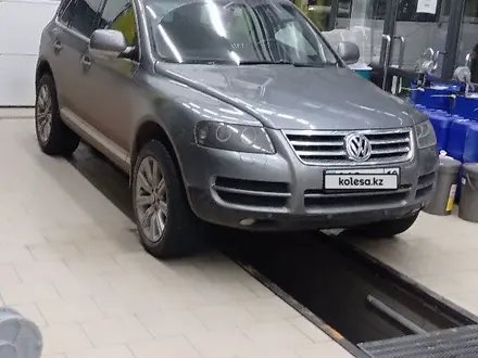 Volkswagen Touareg 2004 года за 5 500 000 тг. в Рудный – фото 3