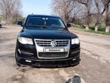 Volkswagen Touareg 2008 года за 8 500 000 тг. в Алматы – фото 2