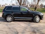 Volkswagen Touareg 2008 года за 8 500 000 тг. в Алматы – фото 3