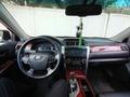 Toyota Camry 2013 года за 10 100 000 тг. в Актобе – фото 7