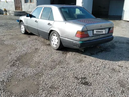 Mercedes-Benz E 230 1989 годаүшін800 000 тг. в Ушарал – фото 6