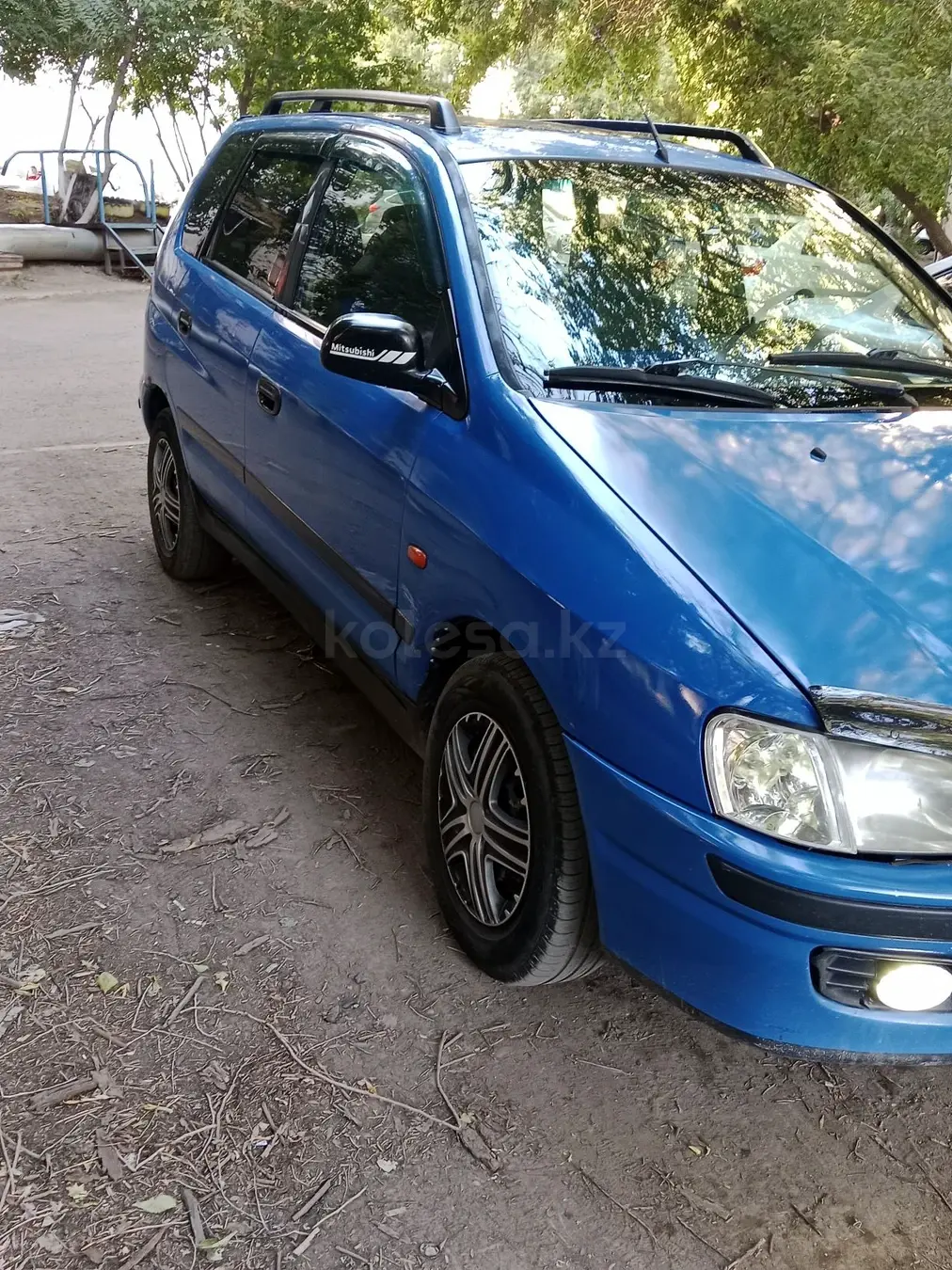 Mitsubishi Space Star, 2000