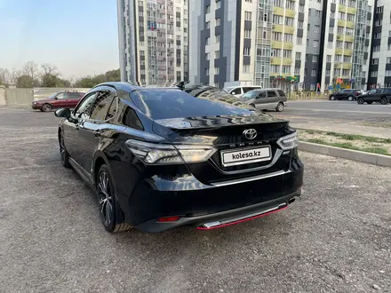 Toyota Camry 2020 года за 17 600 000 тг. в Алматы – фото 7