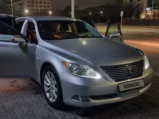Lexus LS 460