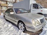 Mercedes-Benz E 230 1996 года за 2 500 000 тг. в Усть-Каменогорск – фото 4