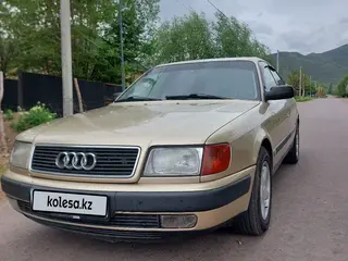 Audi 100