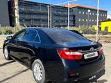 Toyota Camry 2013 года за 8 400 000 тг. в Актобе – фото 2