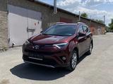 Toyota RAV4 2017 года за 13 500 000 тг. в Караганда