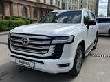 Toyota Land Cruiser 2022 года за 54 000 000 тг. в Астана