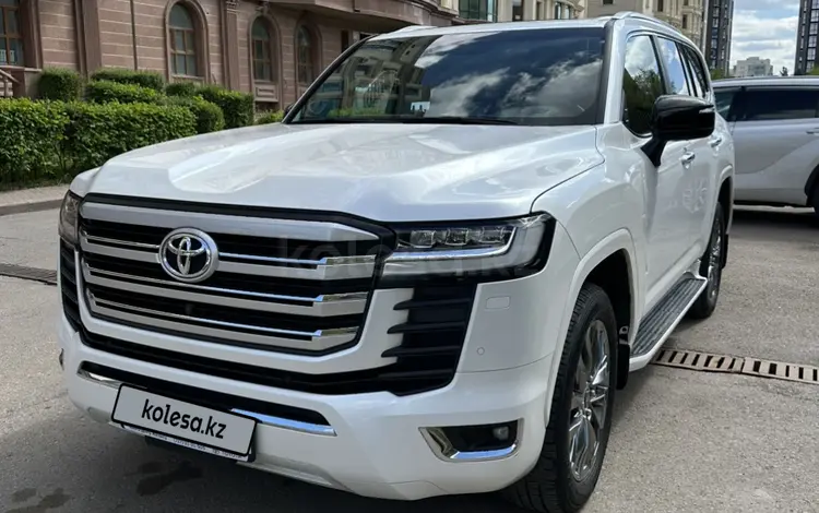 Toyota Land Cruiser 2022 года за 52 000 000 тг. в Астана
