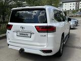 Toyota Land Cruiser 2022 года за 54 000 000 тг. в Астана – фото 4