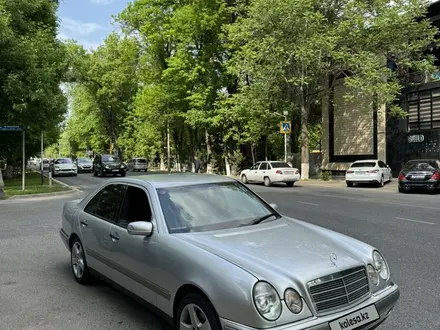 Mercedes-Benz E 320 1997 годаүшін5 000 000 тг. в Шымкент – фото 2