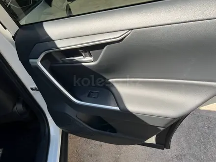 Toyota RAV4 2019 года за 14 100 000 тг. в Астана – фото 8