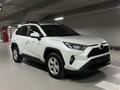 Toyota RAV4 2019 годаfor17 000 000 тг. в Астана