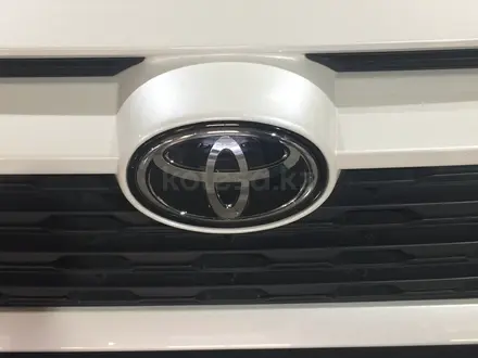 Toyota RAV4 2019 года за 14 100 000 тг. в Астана – фото 2