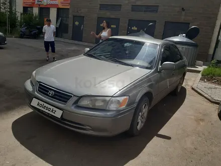 Toyota Camry 2000 года за 3 350 000 тг. в Астана – фото 3