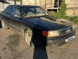 Audi 100