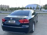 Volkswagen Passat 2013 года за 4 350 000 тг. в Уральск – фото 5