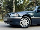 Mercedes-Benz C 200 1998 года за 3 700 000 тг. в Алматы – фото 2