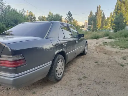 Mercedes-Benz E 200 1995 года за 2 200 000 тг. в Рудный