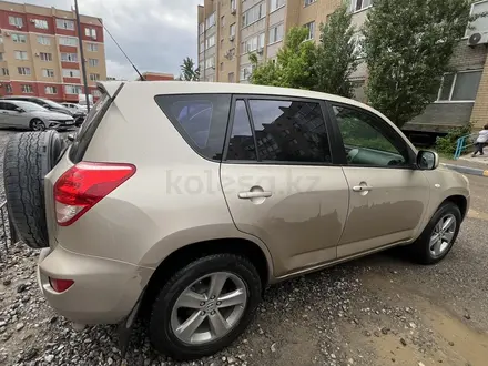 Toyota RAV4 2006 года за 5 800 000 тг. в Актобе – фото 2
