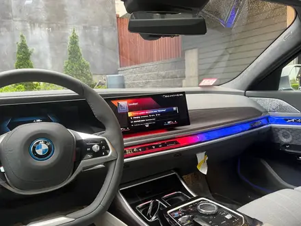 BMW i7 2023 года за 89 900 000 тг. в Алматы – фото 9