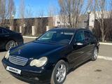 Mercedes-Benz C 200 2001 года за 2 000 000 тг. в Астана – фото 2