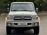 Toyota Land Cruiser 2019 года за 23 000 000 тг. в Алматы – фото 2