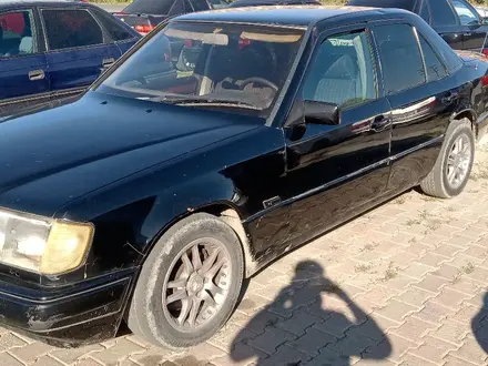 Mercedes-Benz E 230 1992 года за 650 000 тг. в Шымкент – фото 3