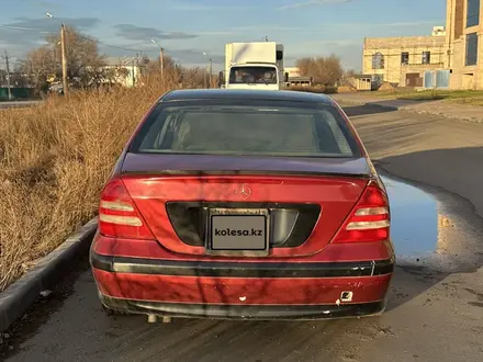 Mercedes-Benz C 320 2004 года за 2 500 000 тг. в Караганда – фото 2