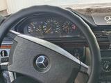 Mercedes-Benz E 220 1987 годаүшін1 400 000 тг. в Караганда – фото 4