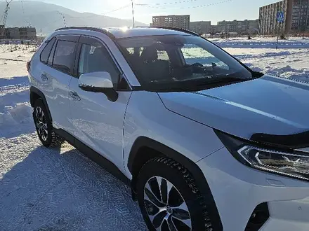 Toyota RAV4 2020 года за 18 000 000 тг. в Усть-Каменогорск – фото 2