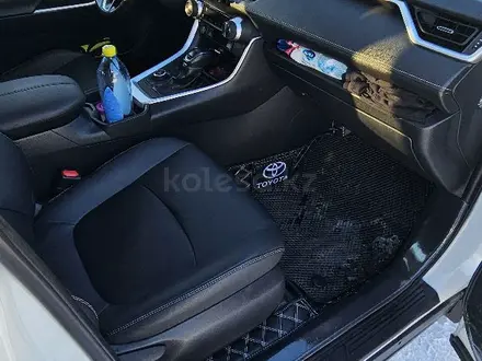 Toyota RAV4 2020 года за 18 000 000 тг. в Усть-Каменогорск – фото 3