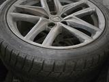 Диски с зимней резиной на lexus за 500 000 тг. в Астана