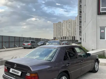 Mercedes-Benz E 200 1991 года за 1 400 000 тг. в Алматы – фото 13